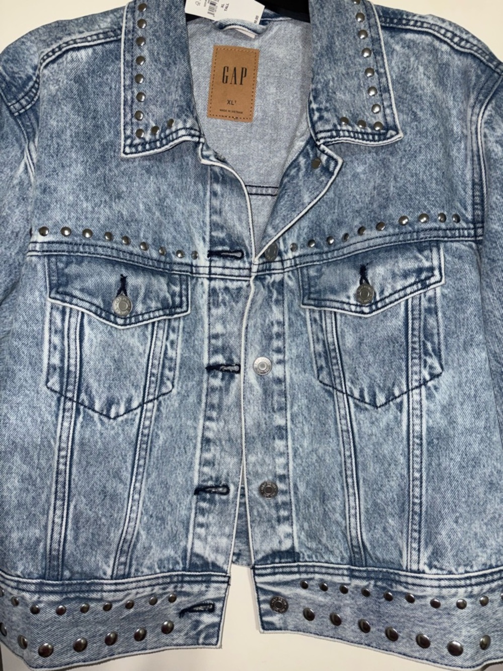 GAP Light Blue Denim Jacket with Leather Logo Patch
XL Tall - Picture 2 of 5